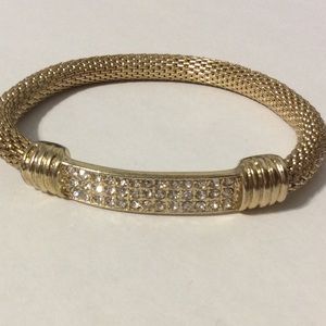 ✨Gold Tone Bracelet with Rhinestone Plate✨
